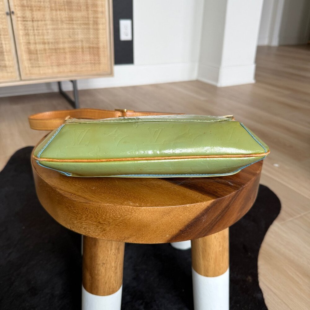 Louis Vuitton Monogram Green Vernis Thompson - Picture 5 of 11